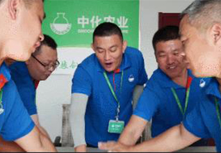 在服務農業(yè)中成長