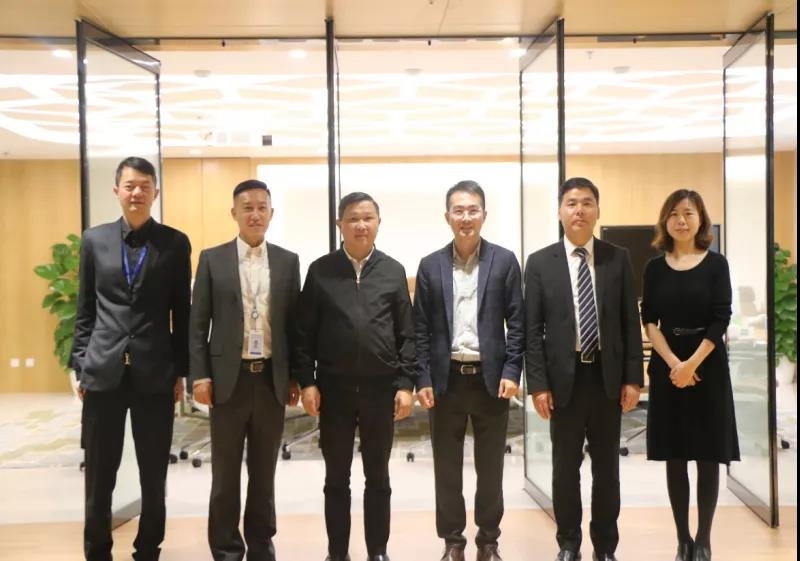 重慶市沙坪壩區(qū)常斌區(qū)長一行赴金茂綠建溝通交流