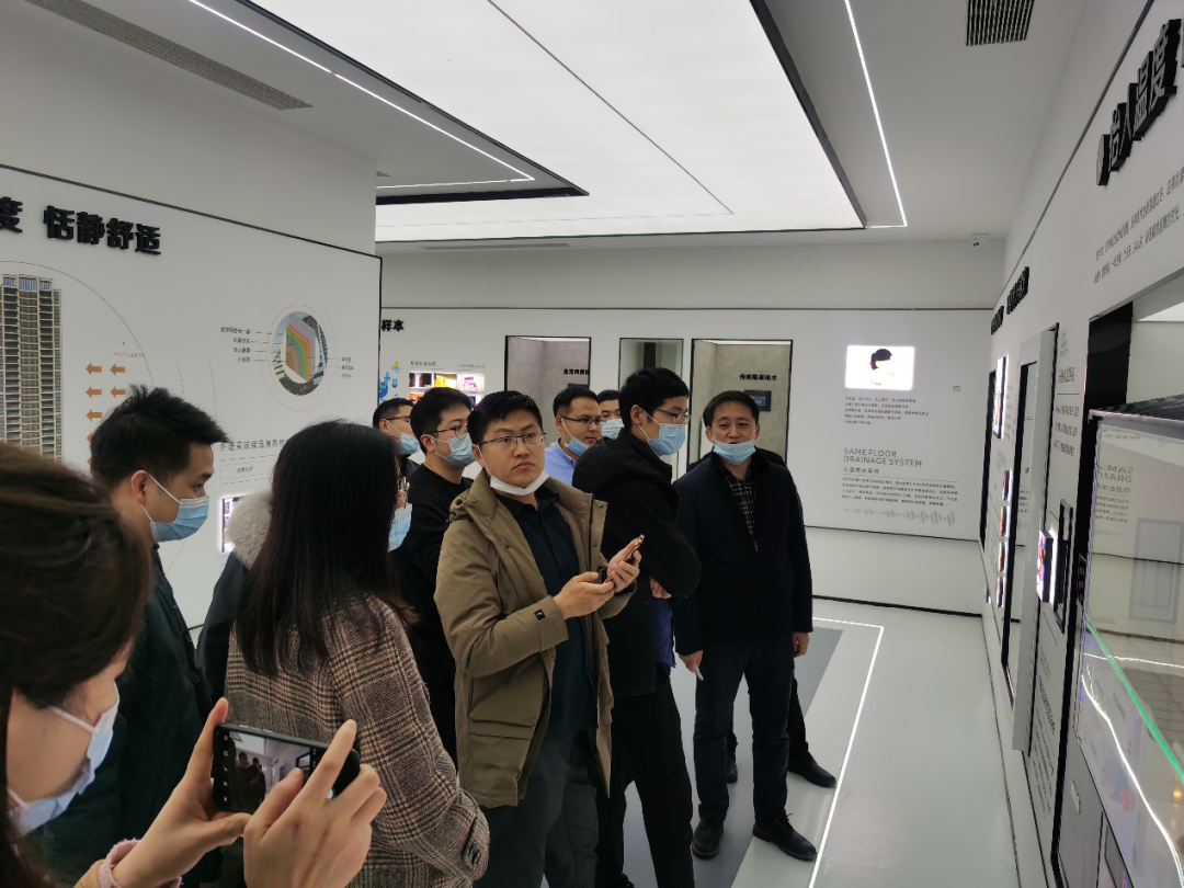 金茂綠建武漢公司與華潤(rùn)置地進(jìn)行合作交流