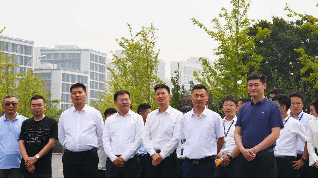 兩碳迎風(fēng)時(shí) 我們立潮頭——青島中歐國(guó)際城能源站成功完成首次開放日活動(dòng)